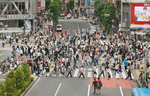 東京・渋谷のスクランブル交差点