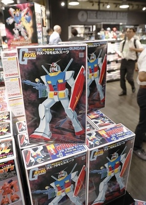 報道陣に公開されたガンプラの公式店「ガンダムベース東京」=2017年8月17日午前、東京・お台場